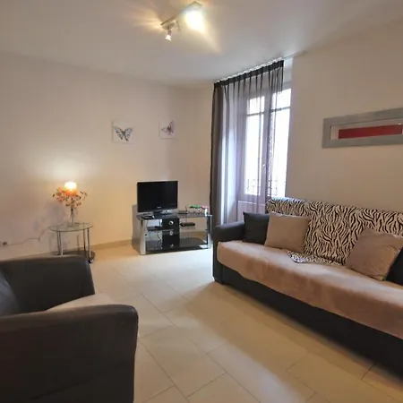 Vieux Port One Bedroom Apartment A08